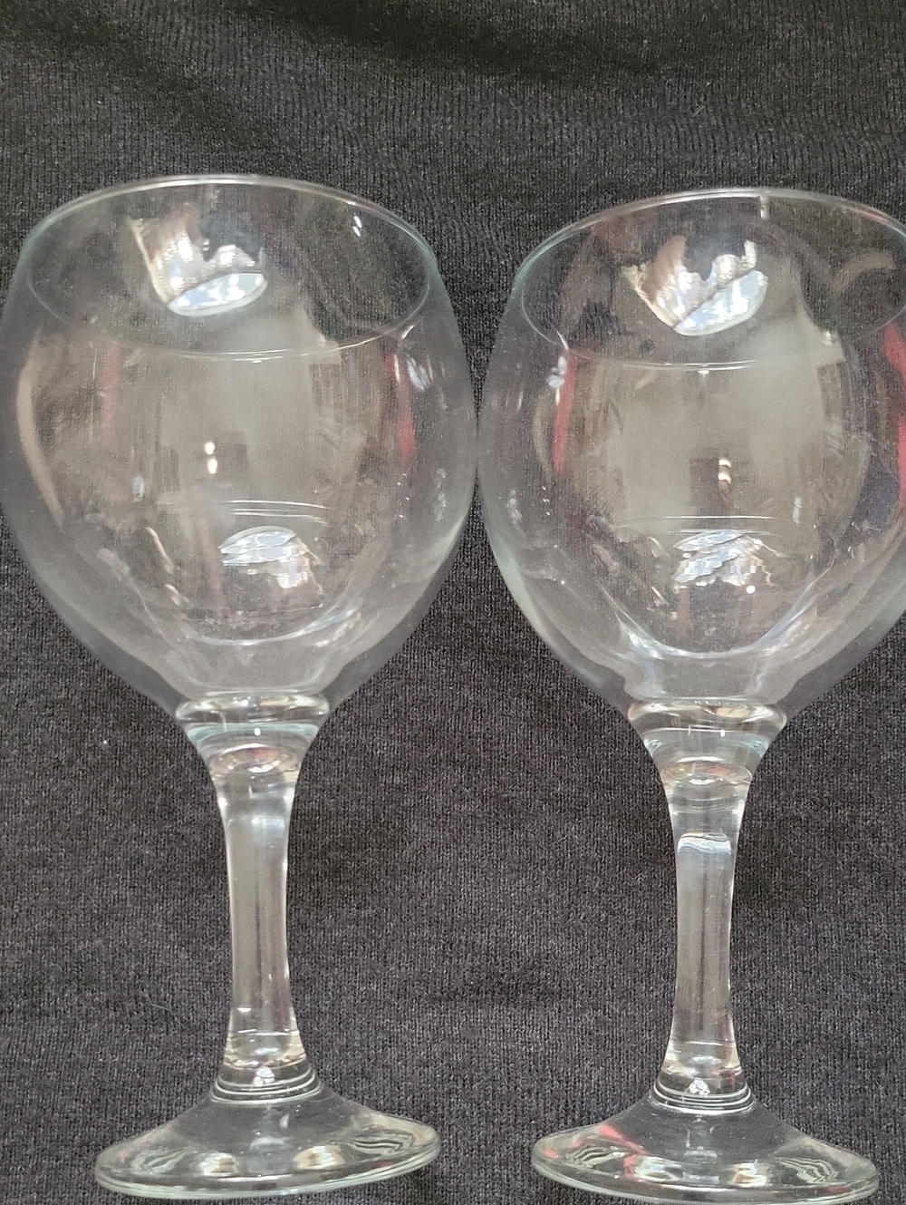 Clear Glass Wine Goblet - Classic Stemware (Set of 2)